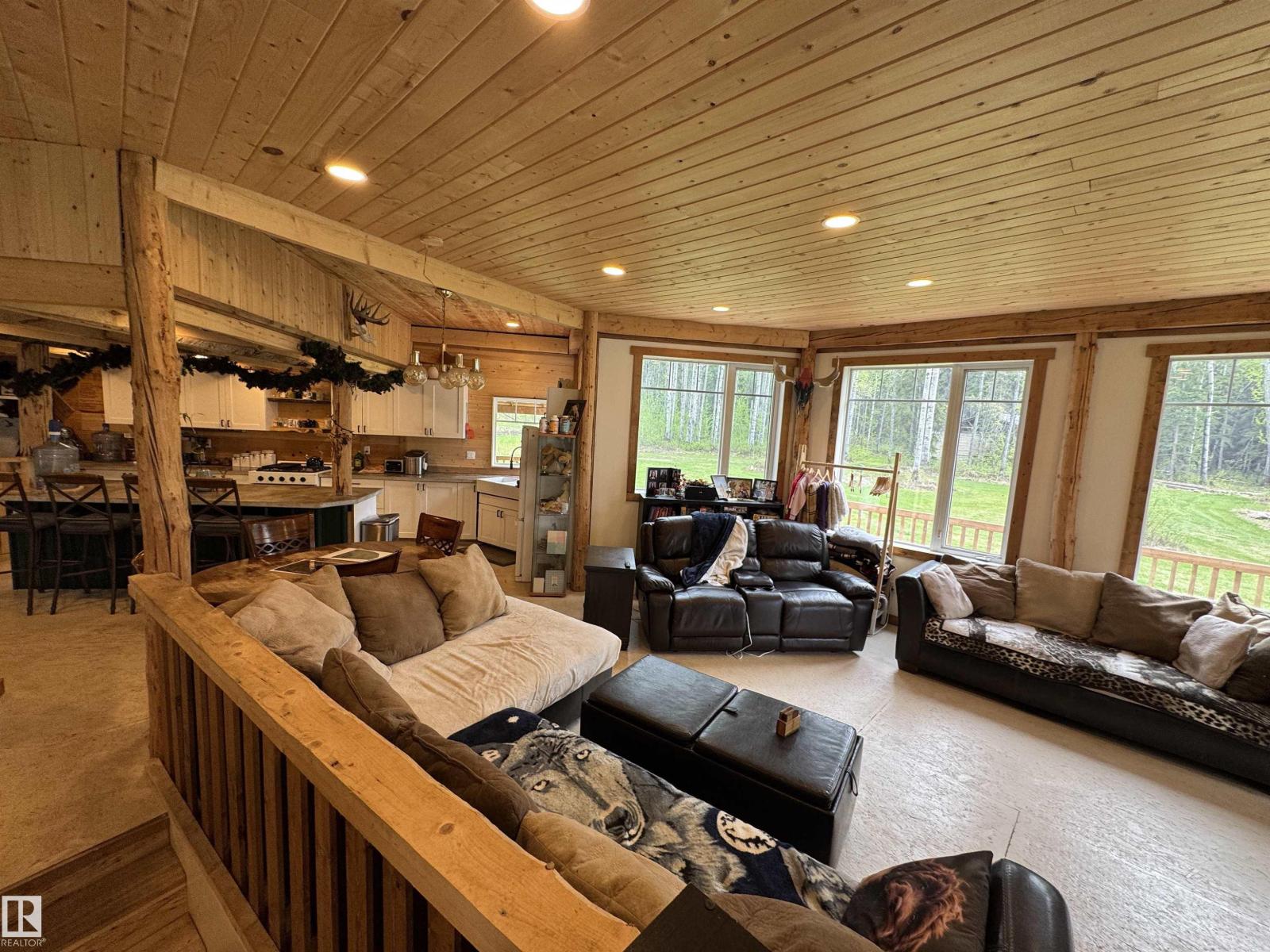 670070 HWY 44 - 16
