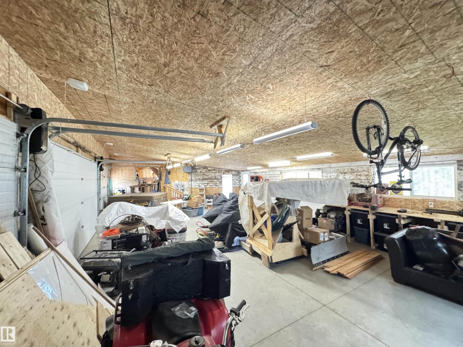 670070 HWY 44 - 44