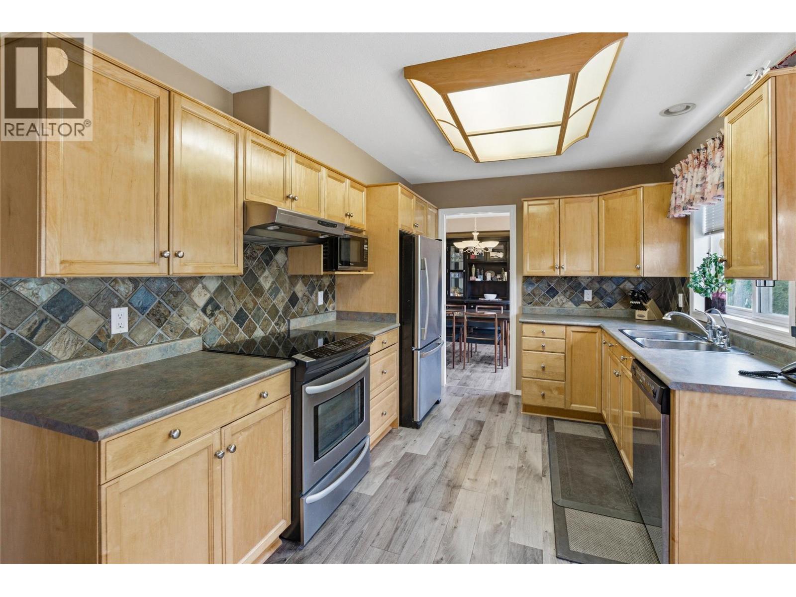 #137 445 Yates Road N - 12