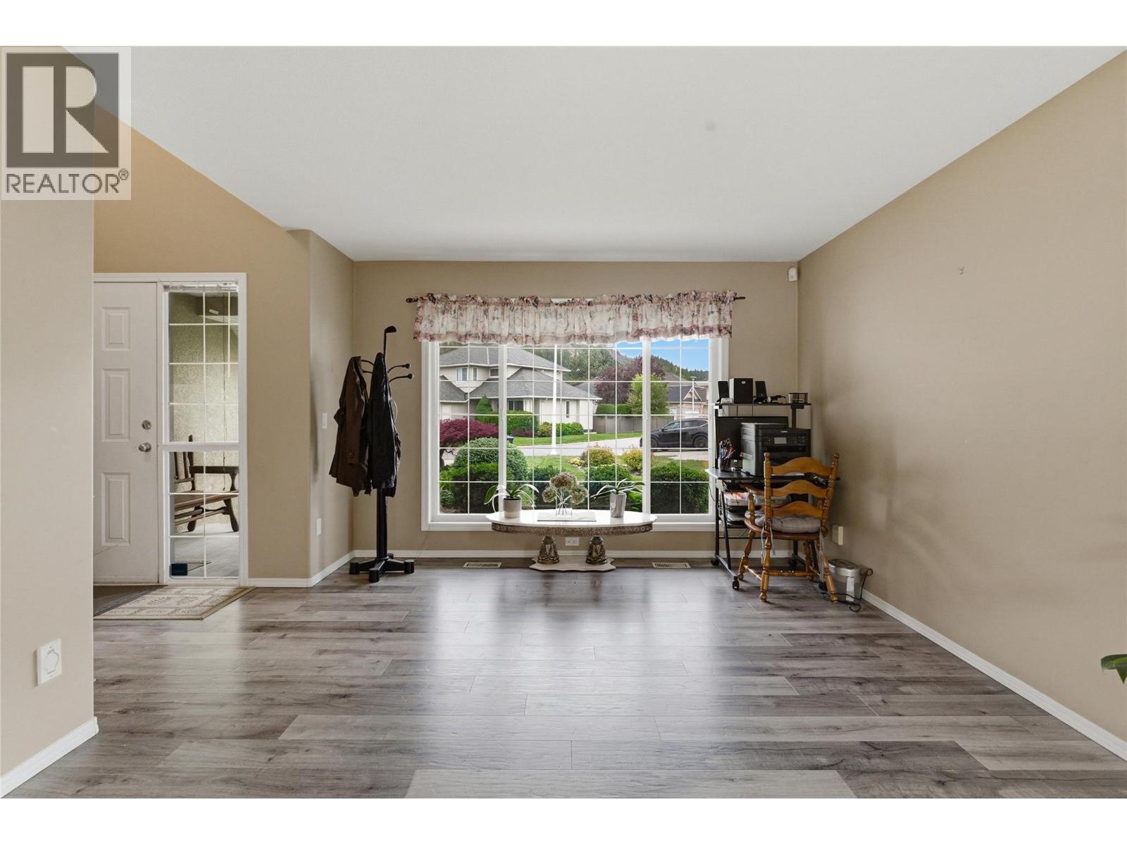 #137 445 Yates Road N - 17
