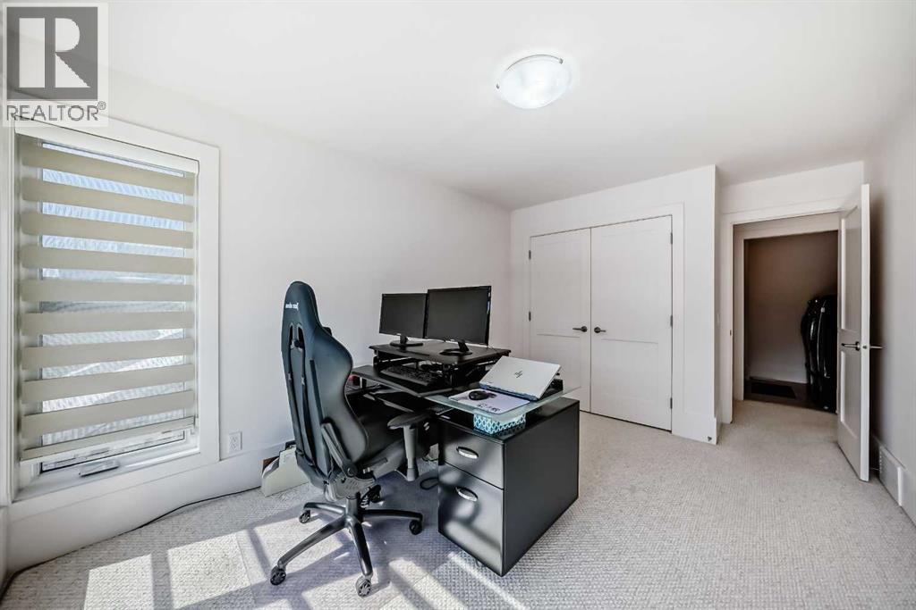2412 28 Avenue SW - 28