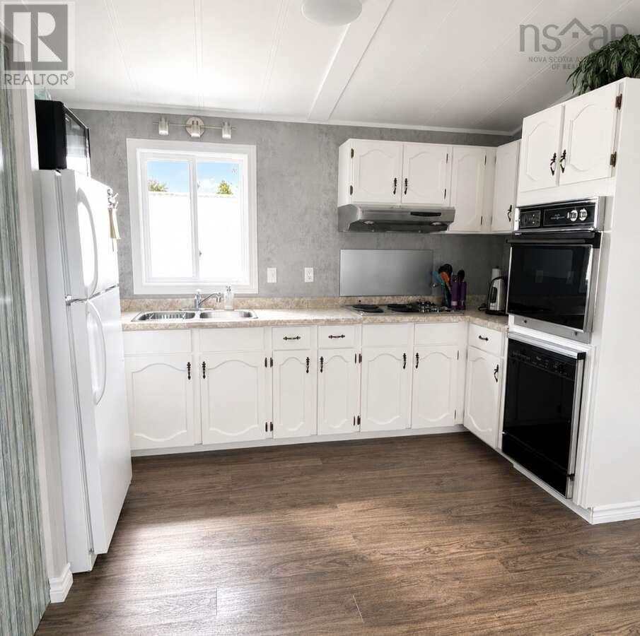 Property 3 of 16 of 26 Glenda Crescent