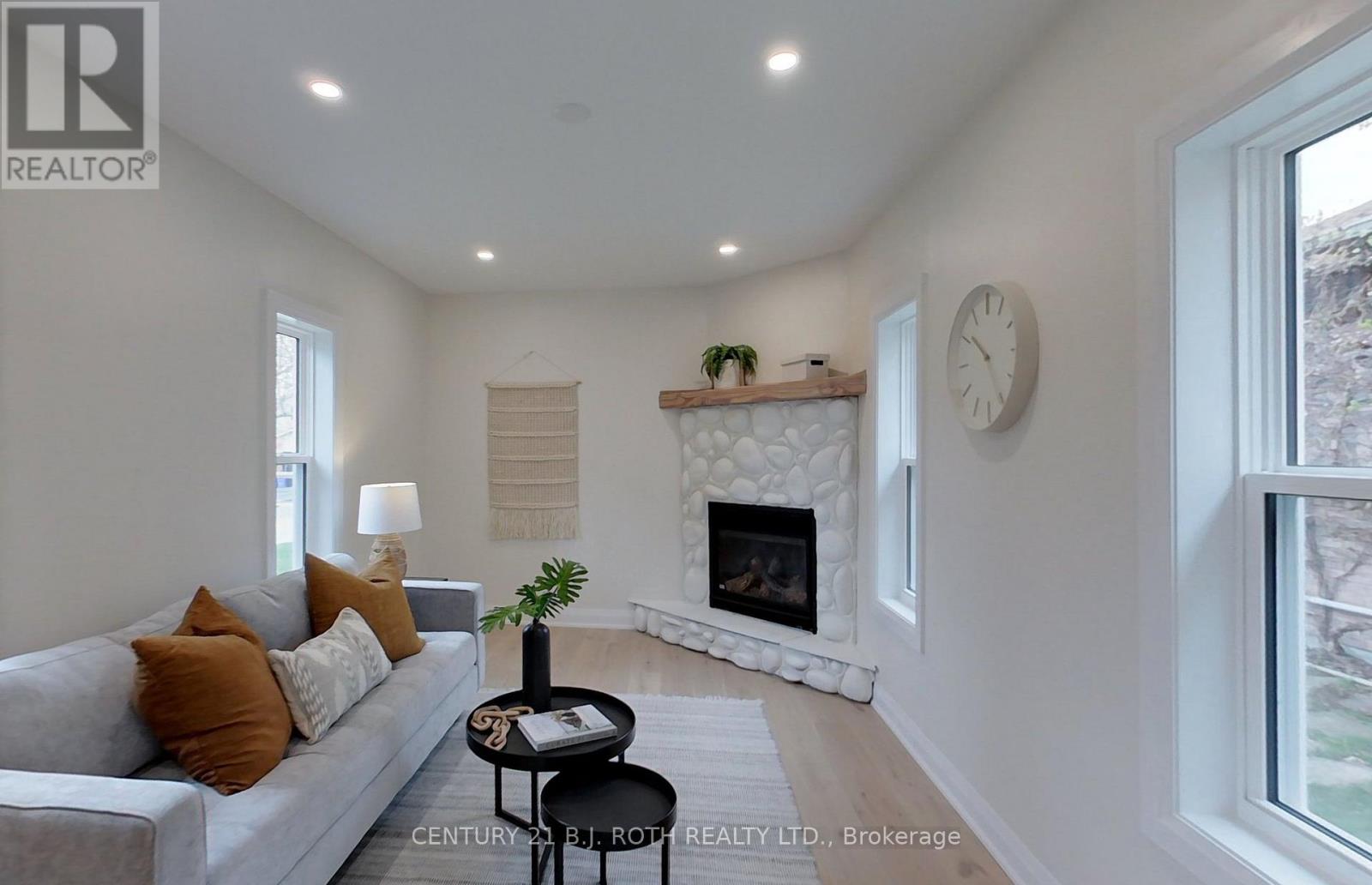 20 HADDEN CRESCENT - 17