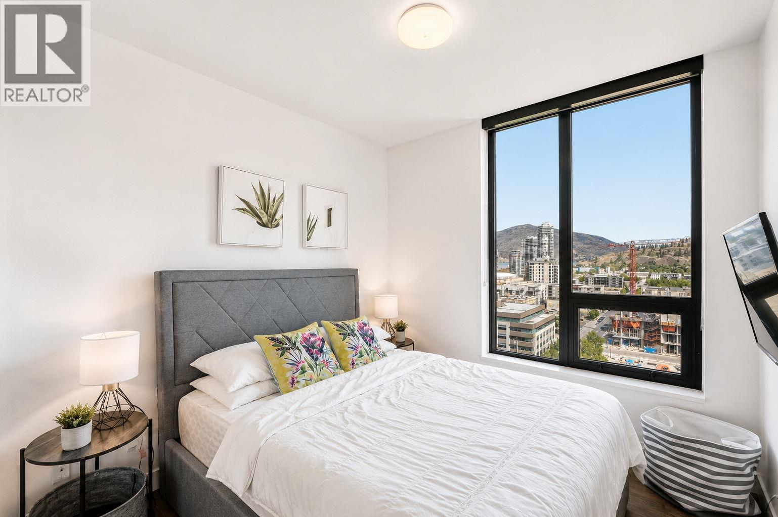 #1610 1471 St Paul Street - 22