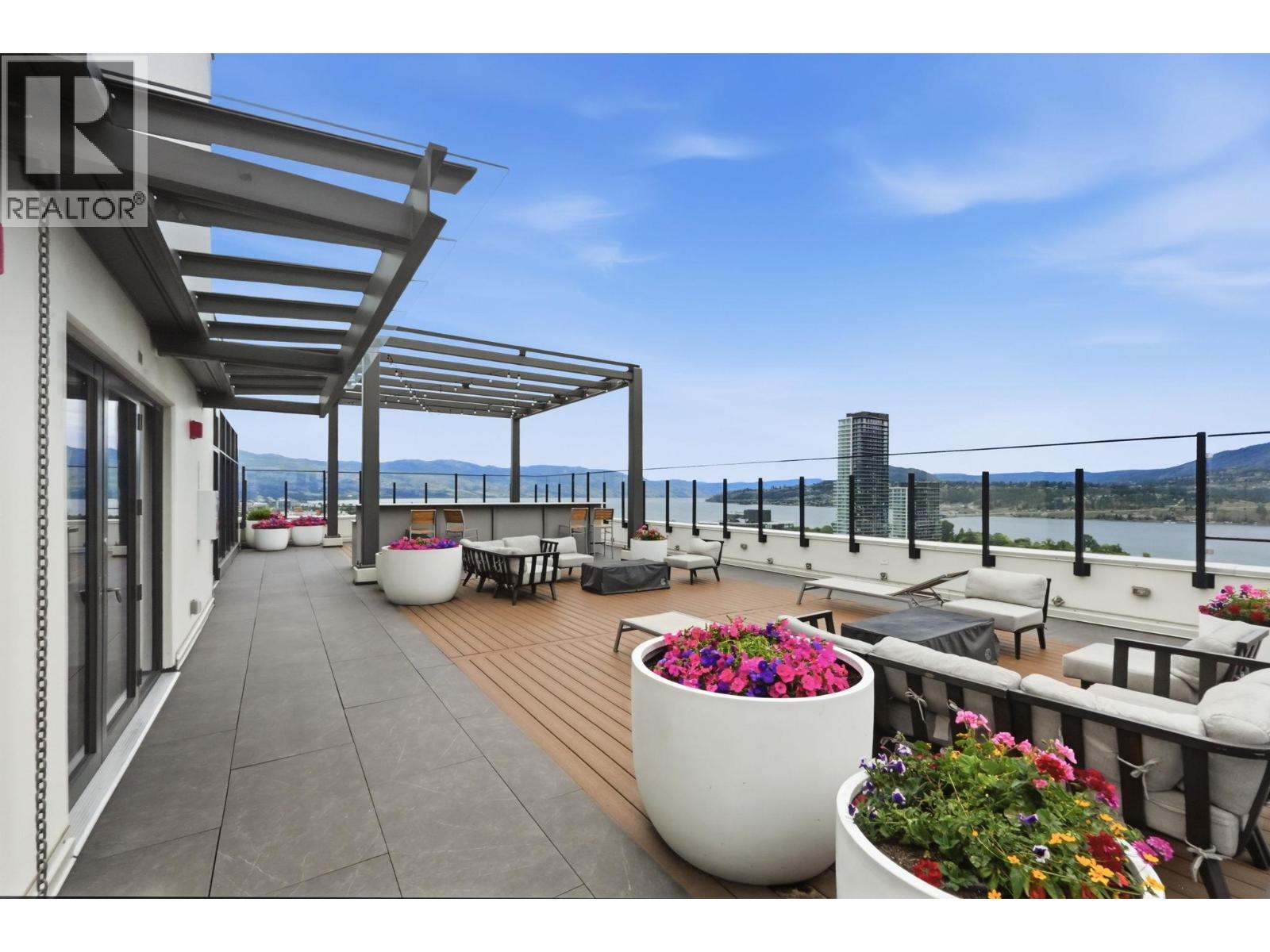 #1610 1471 St Paul Street - 36