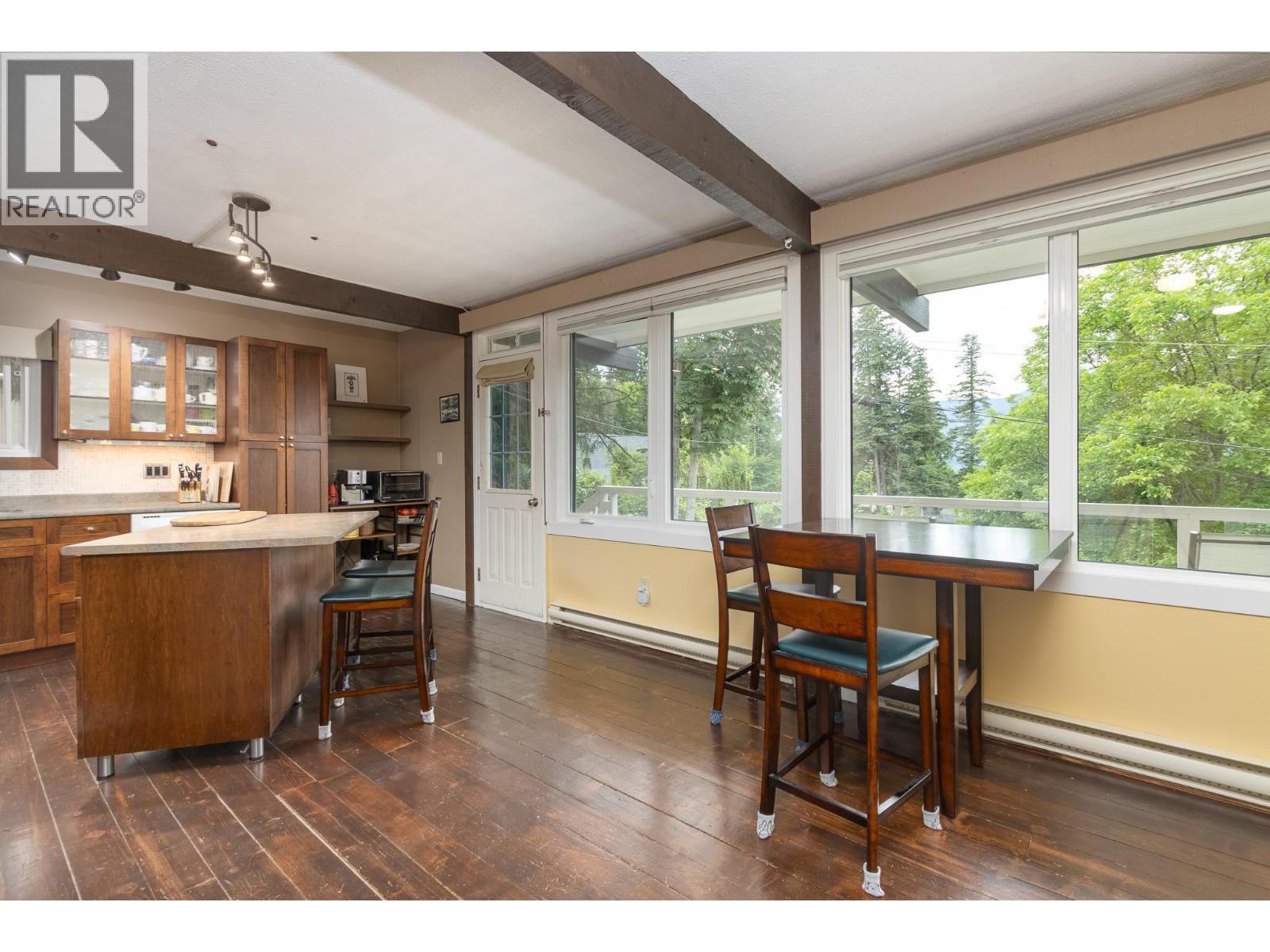 590 8 Street SE - 10