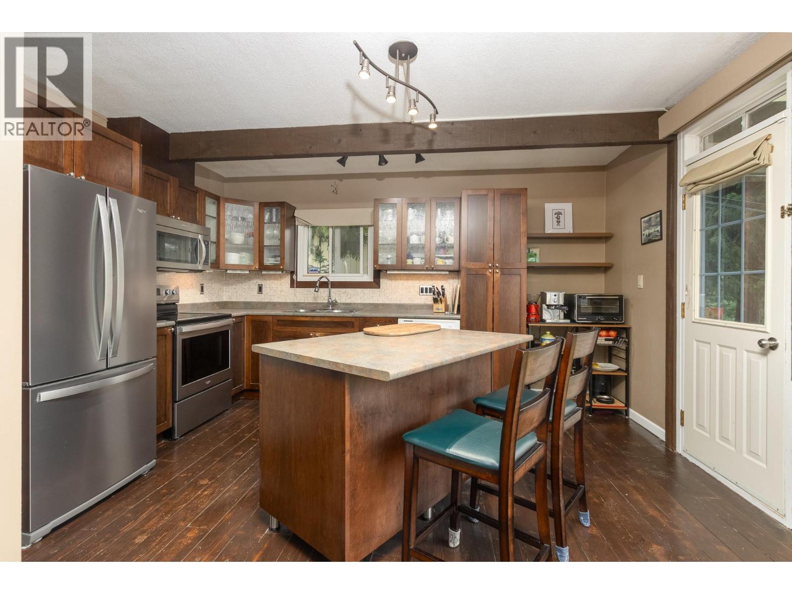 590 8 Street SE - 11