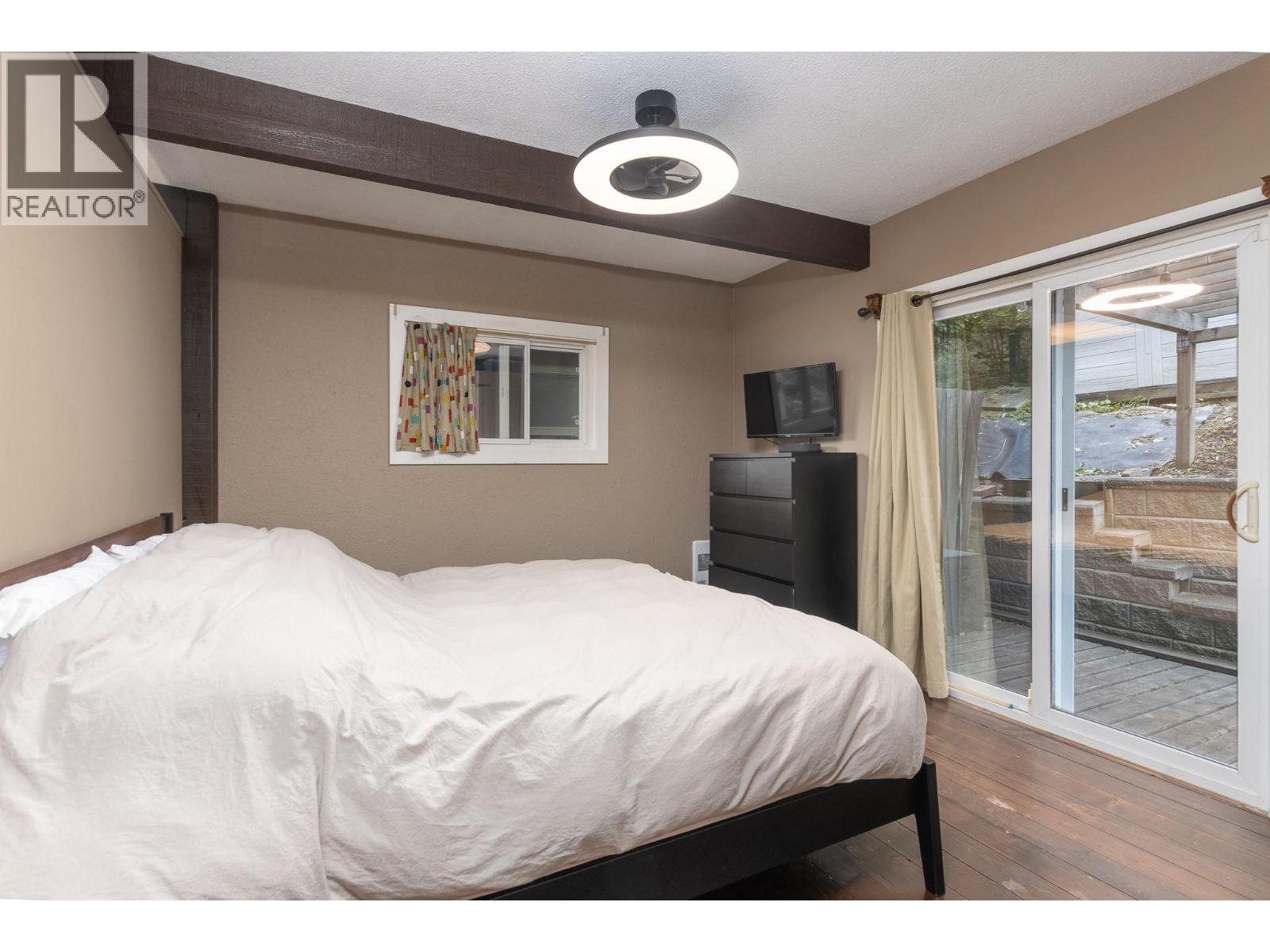 590 8 Street SE - 15