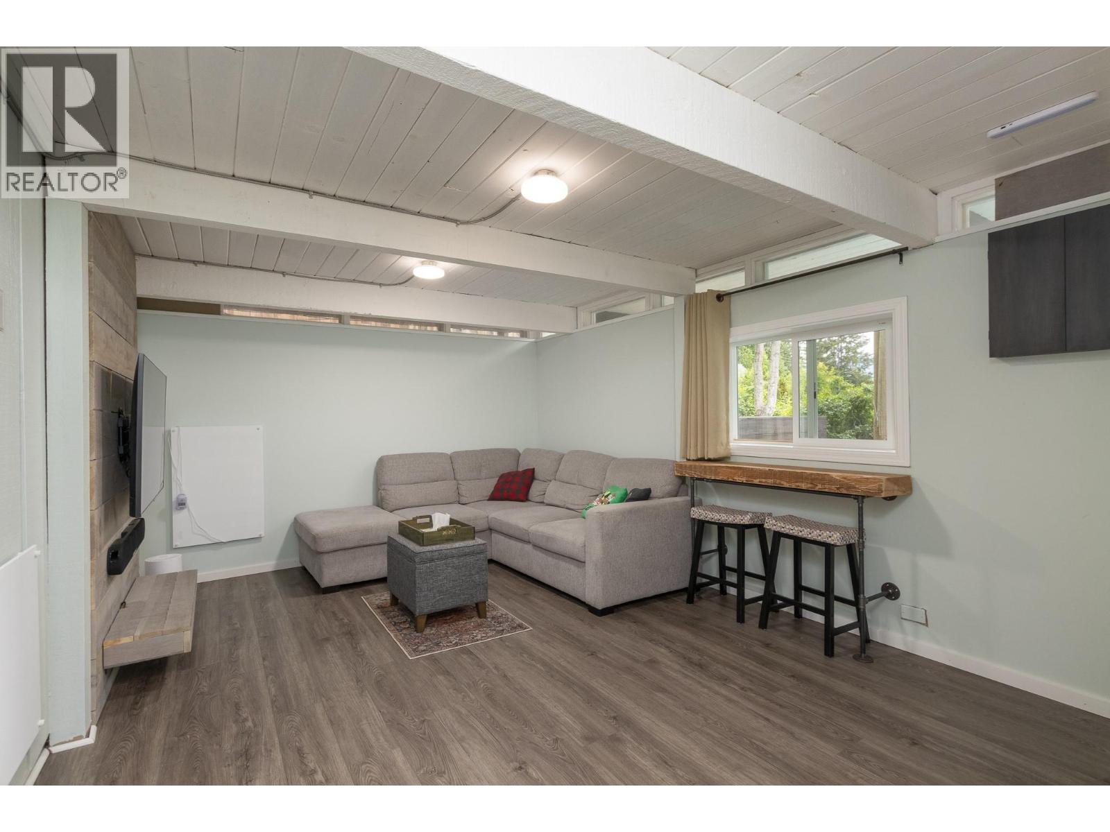 590 8 Street SE - 18