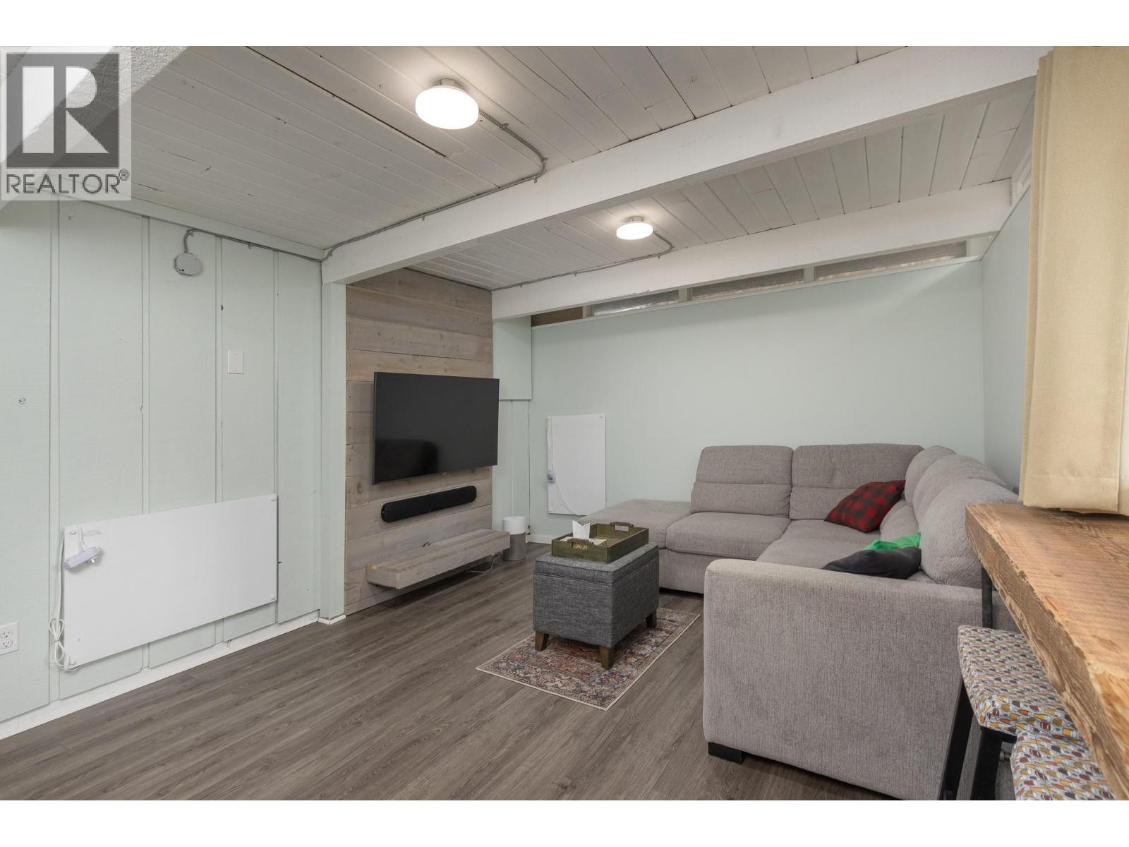590 8 Street SE - 19