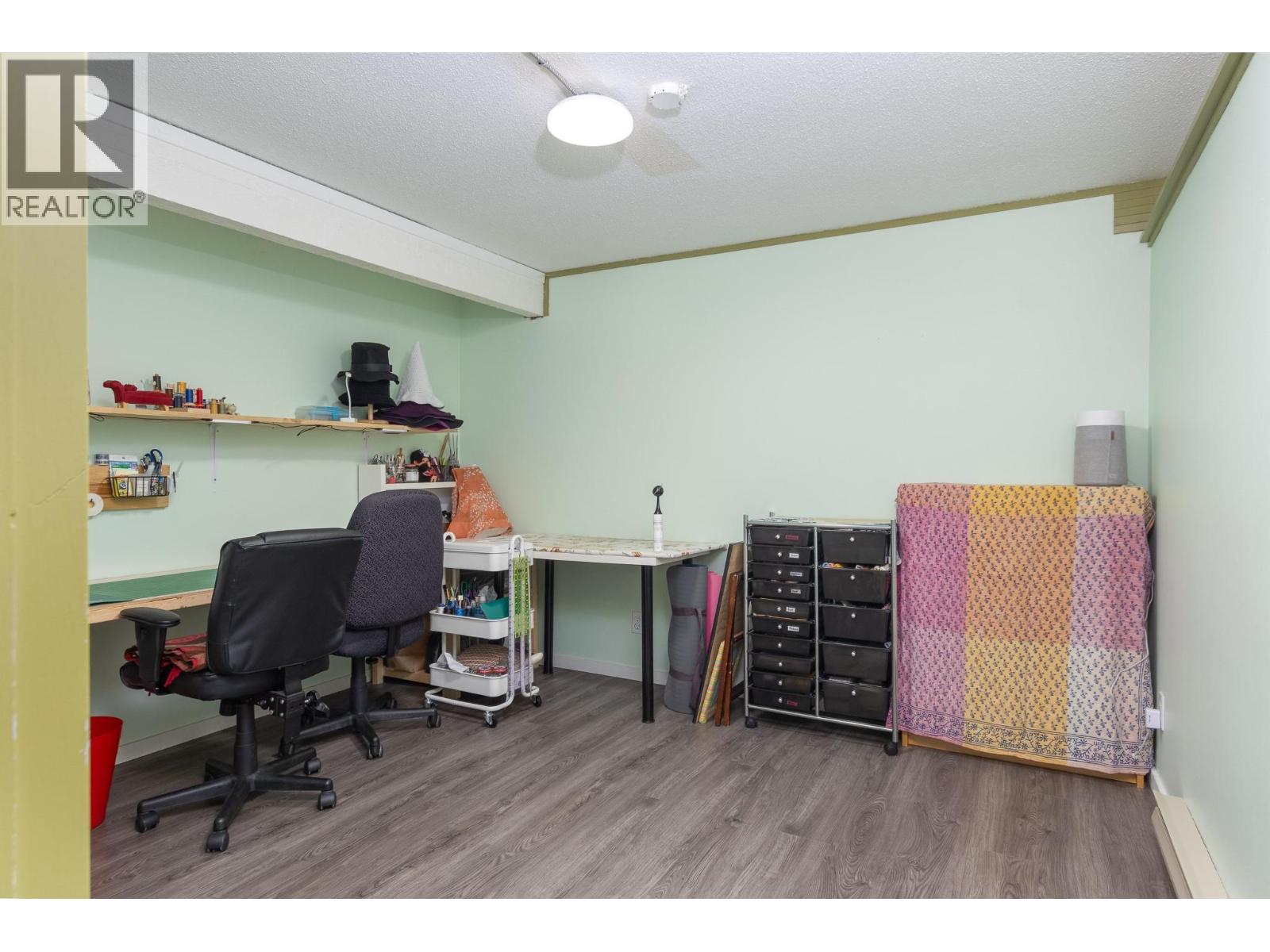 590 8 Street SE - 25