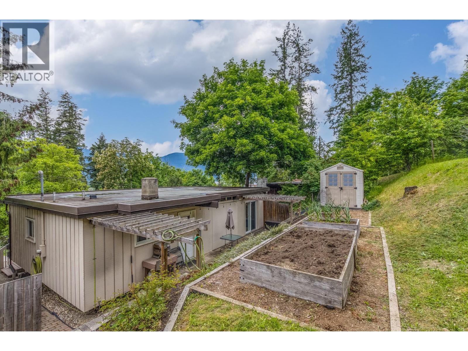 590 8 Street SE - 28