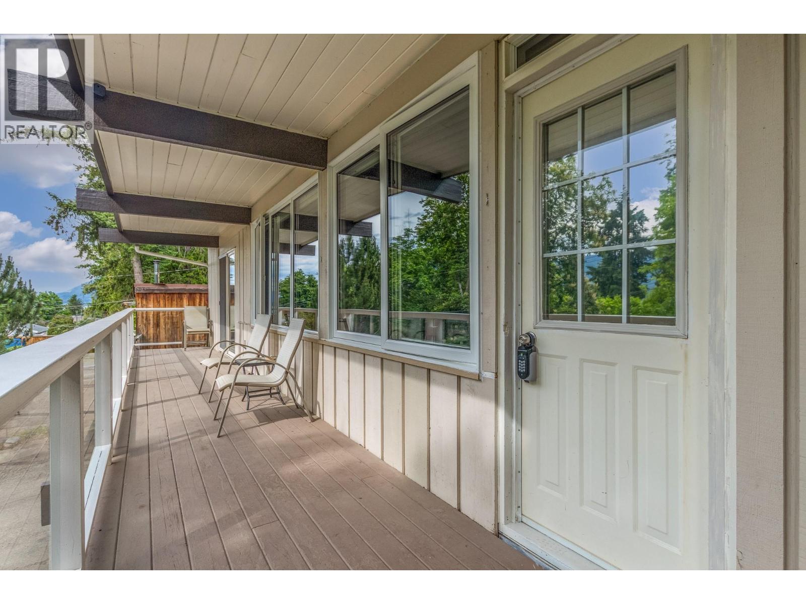 590 8 Street SE - 3