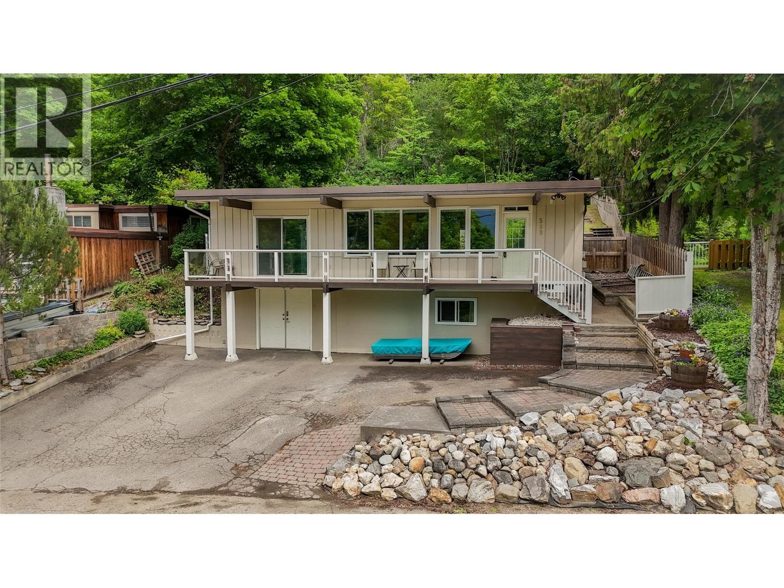 590 8 Street SE - 32
