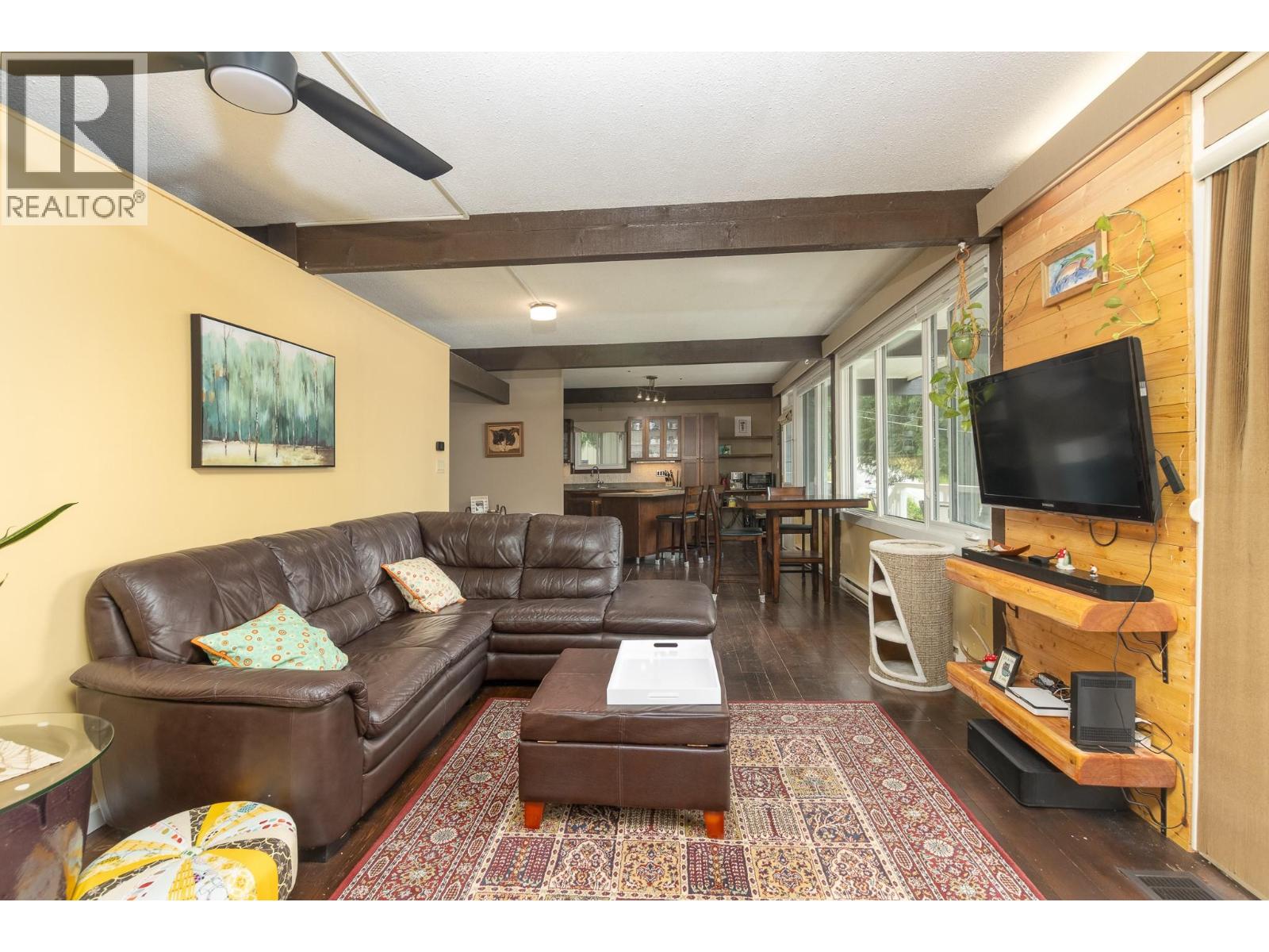 590 8 Street SE - 8