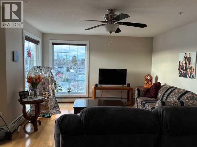 302, 4502 52 Avenue — photo 6