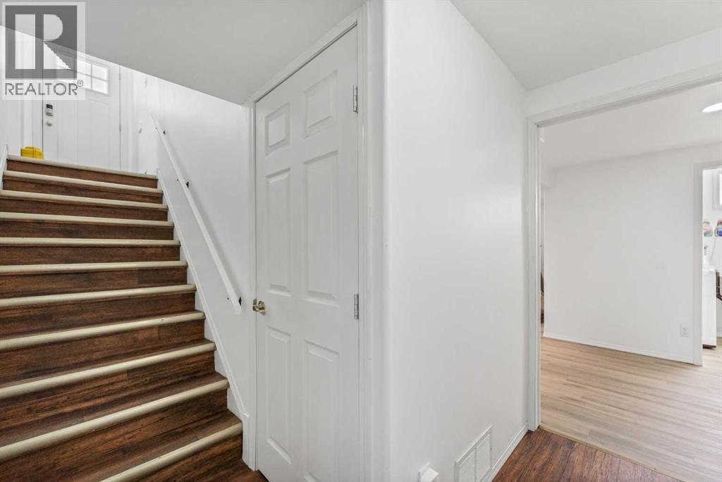 353 Ross Glen Drive SE — photo 26