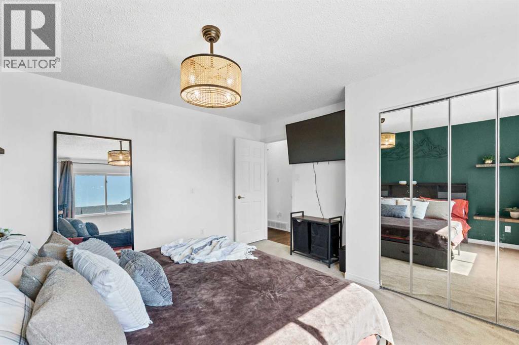353 Ross Glen Drive SE — photo 23