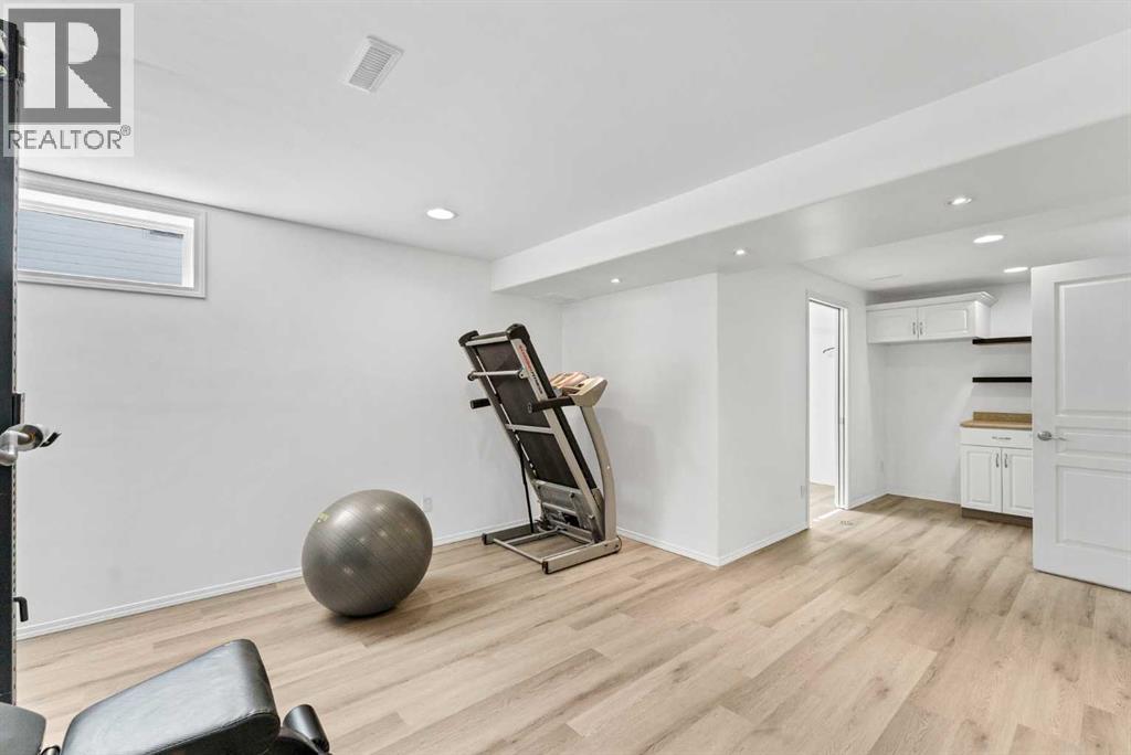 353 Ross Glen Drive SE — photo 28