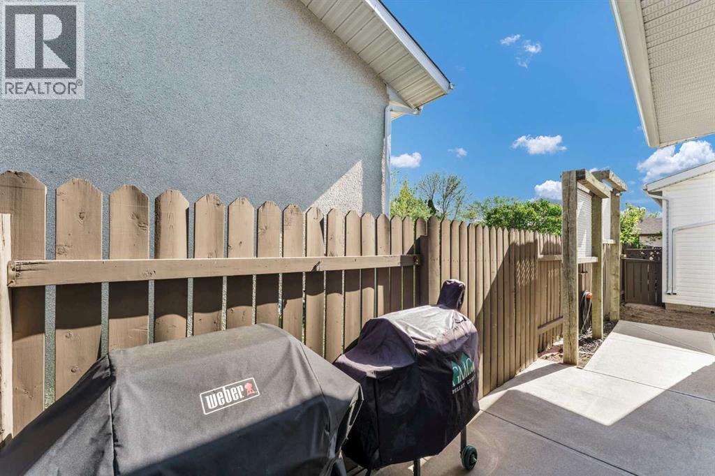 353 Ross Glen Drive SE — photo 39
