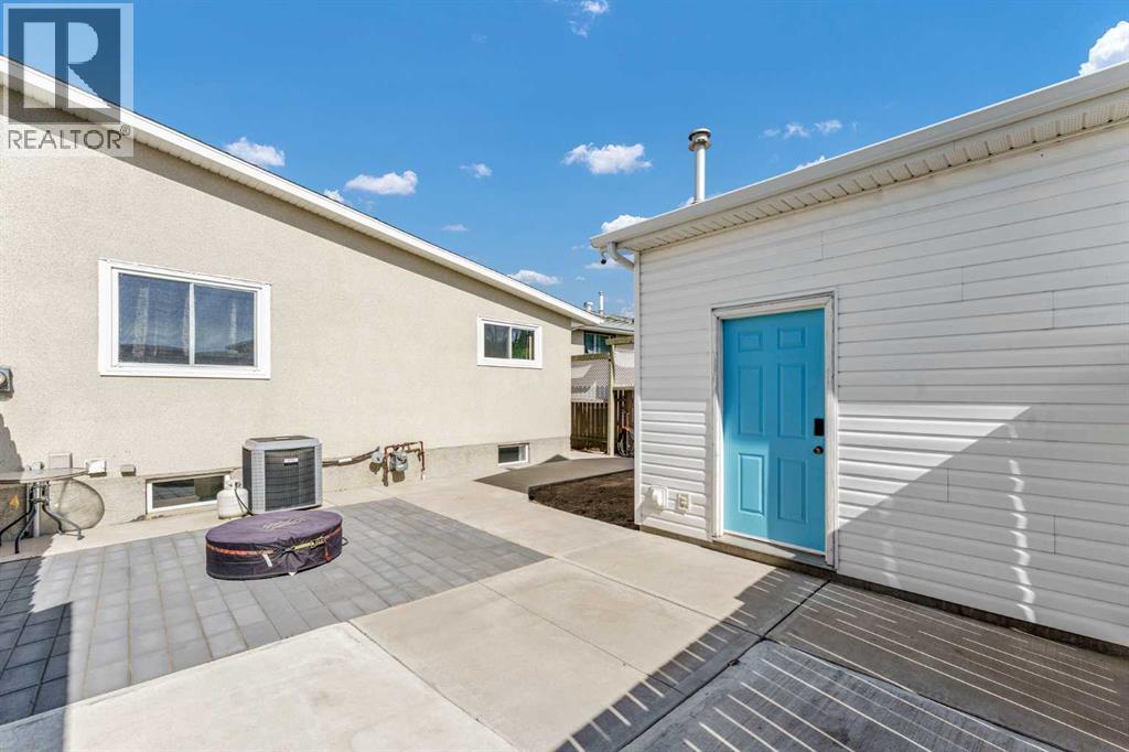 353 Ross Glen Drive SE — photo 44