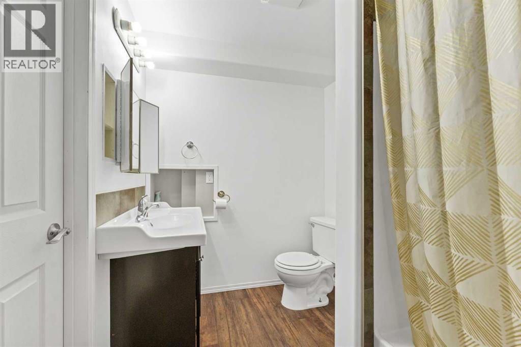 353 Ross Glen Drive SE — photo 36
