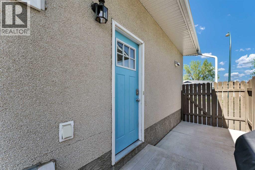 353 Ross Glen Drive SE — photo 40