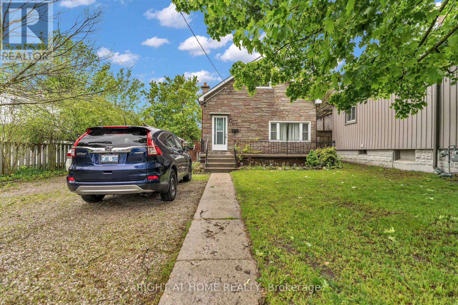 217 GILES STREET - Image 2