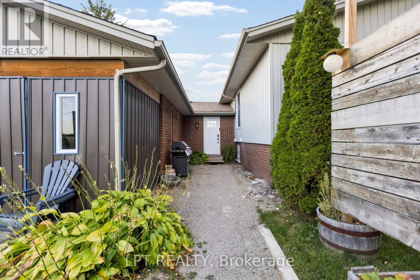 7429 SIDEROAD 20 SIDE ROAD - 40