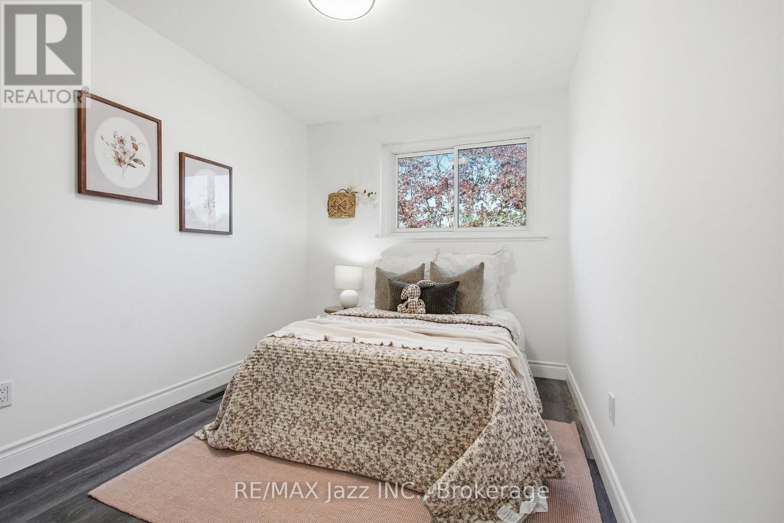 50 OAKDALE DRIVE - 32