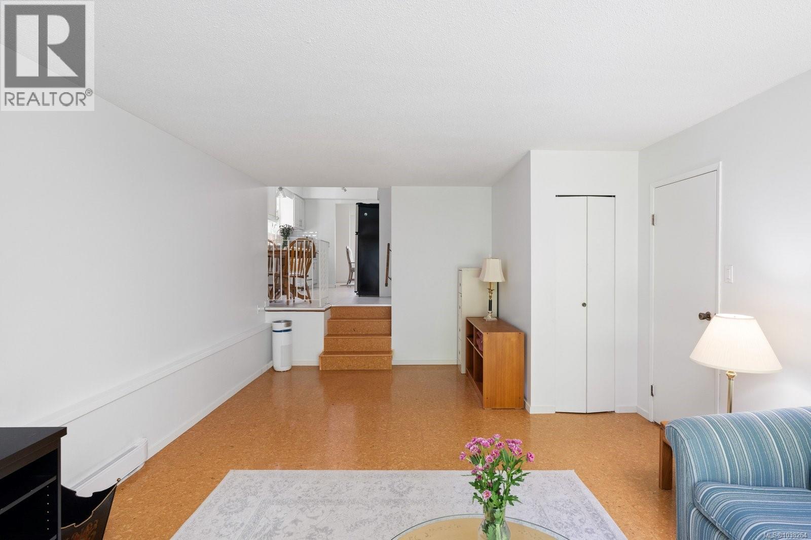 764 Mann Ave - 13