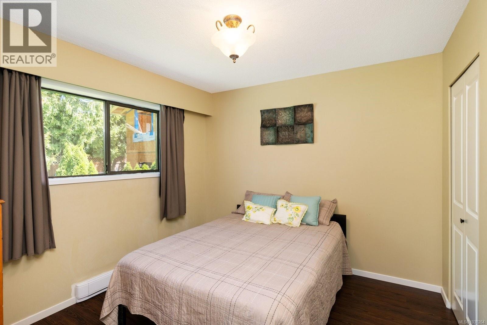764 Mann Ave - 21