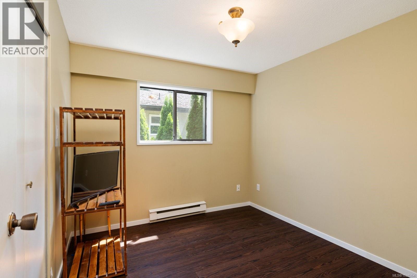 764 Mann Ave - 22