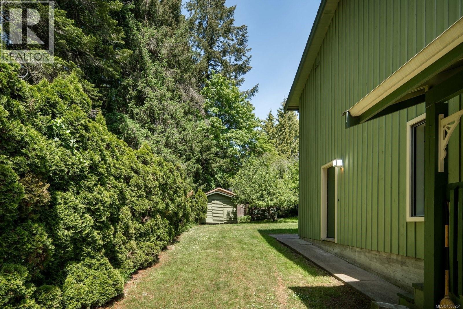 764 Mann Ave - 32