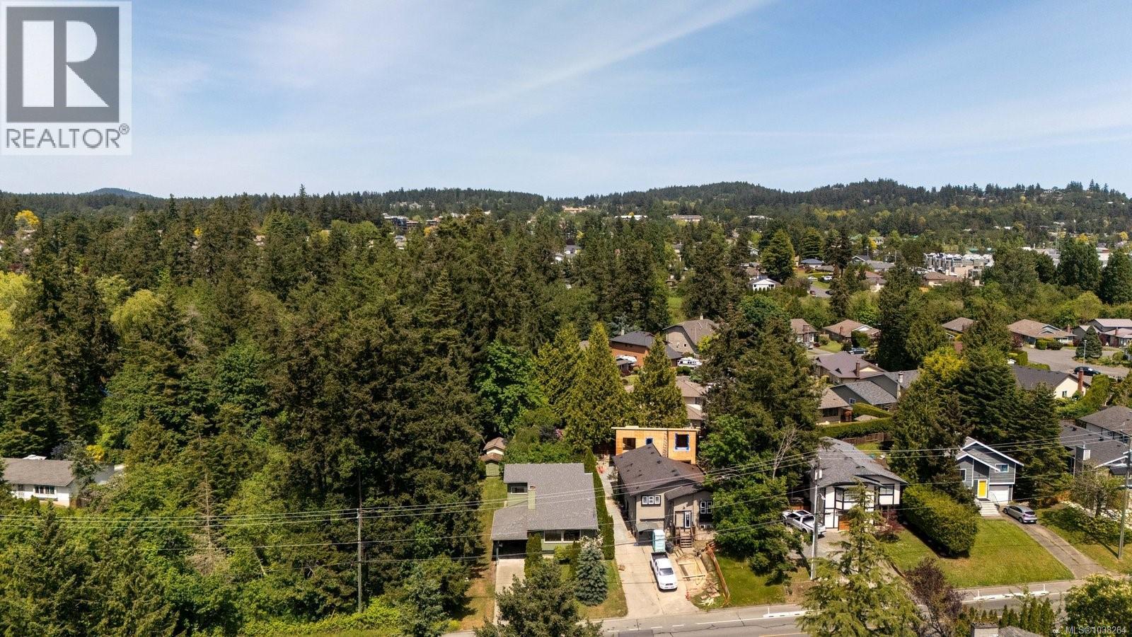 764 Mann Ave - 35