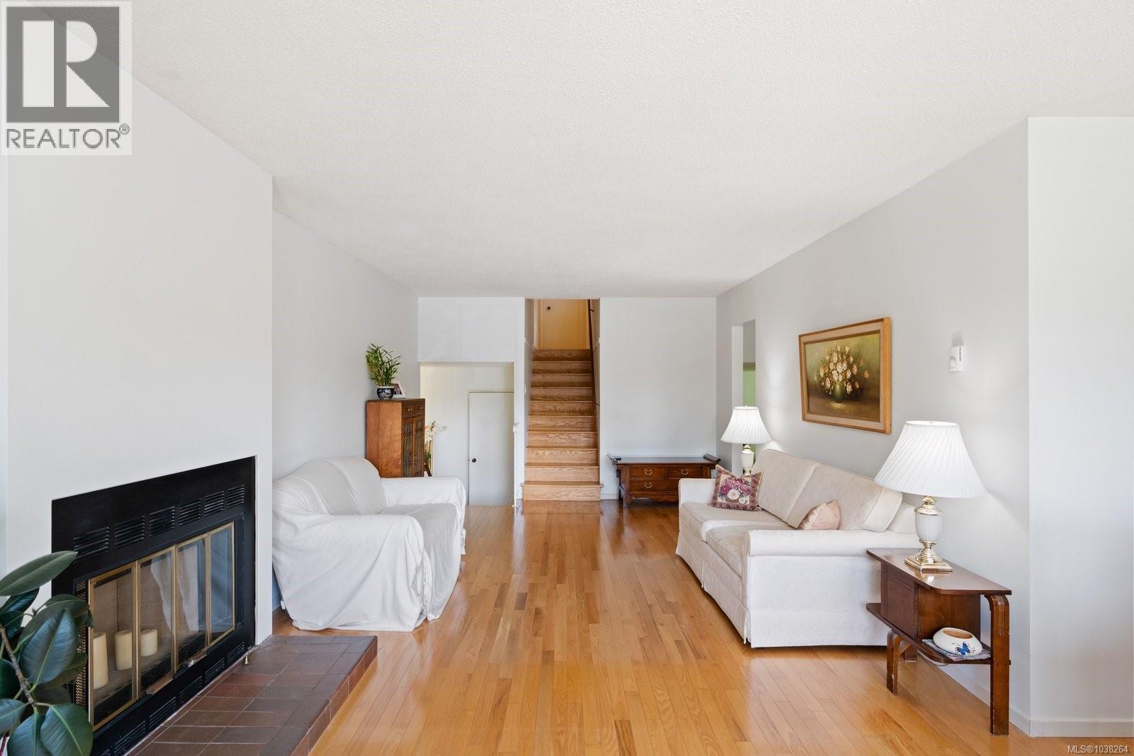 764 Mann Ave - 5