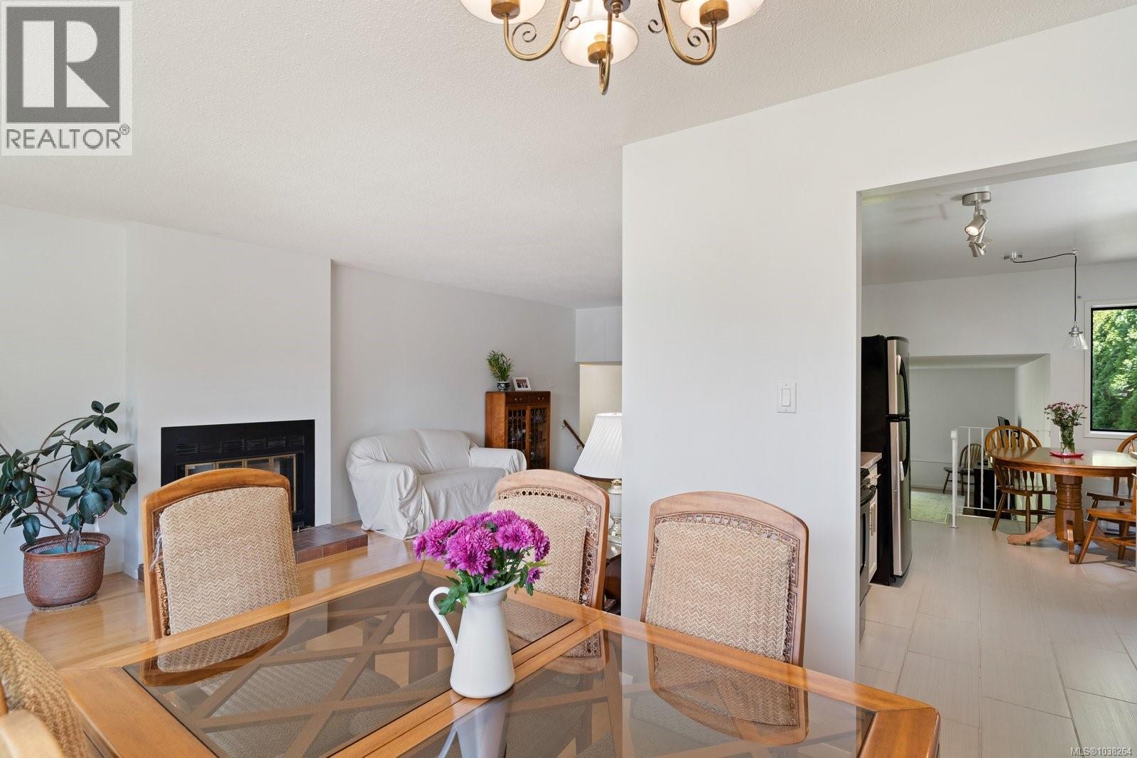 764 Mann Ave - 9