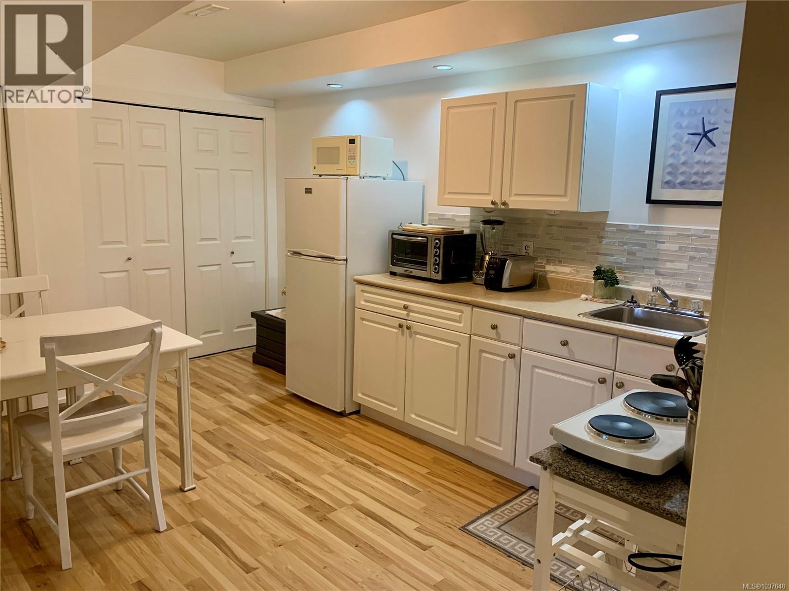 951 Claremont Ave - 45
