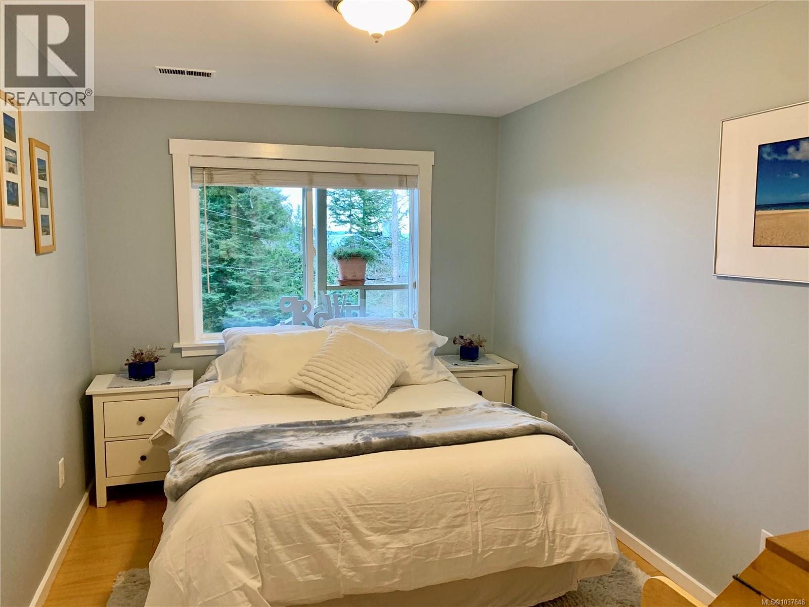 951 Claremont Ave - 48