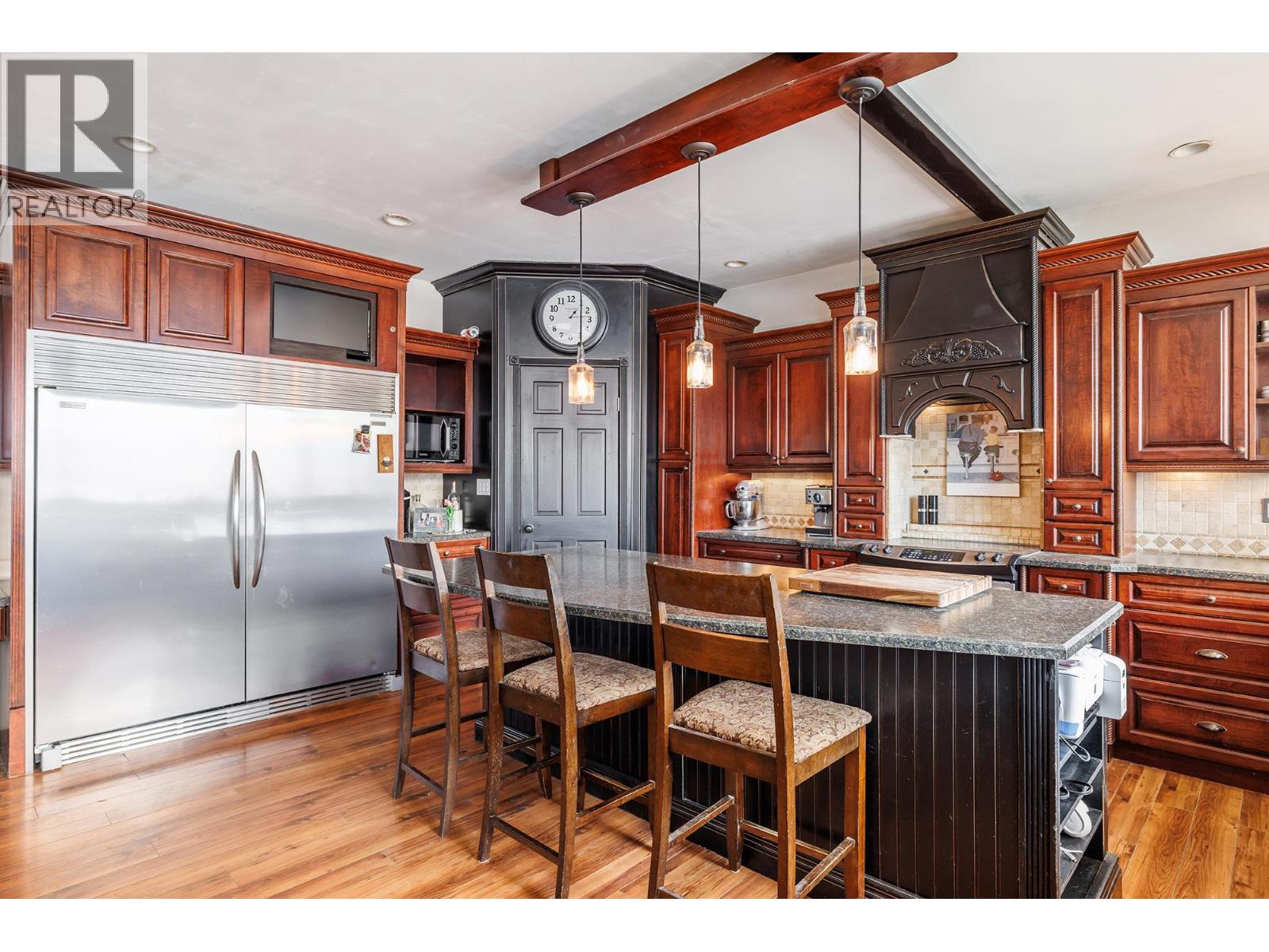 6261 Renfrew Road - 7