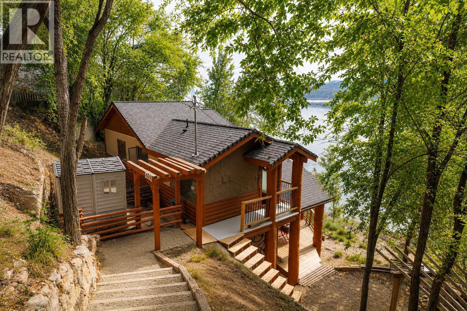 6261 Renfrew Road - 31
