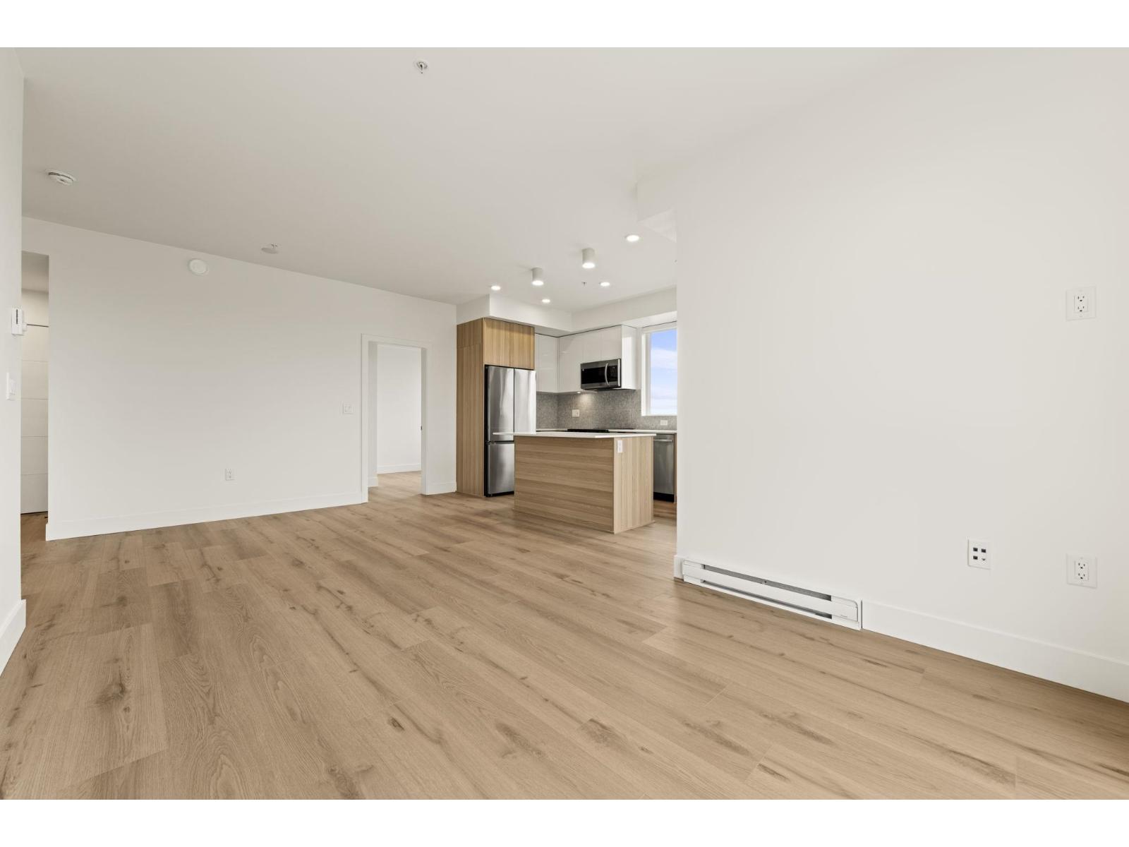 633 20769 FRASER HIGHWAY, Langley