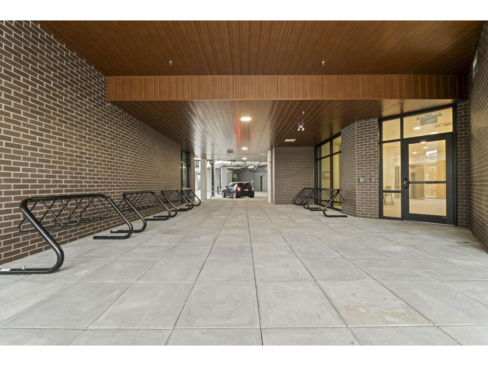 633 20769 FRASER HIGHWAY, Langley