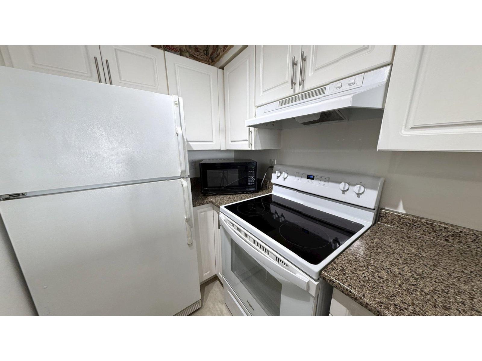 105 14355 103 AVENUE, Burnaby