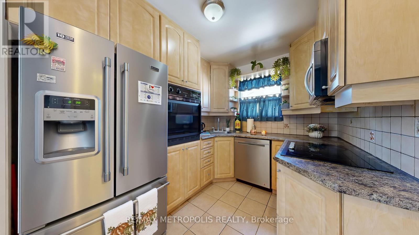 291 KENNEDY ROAD E - 16