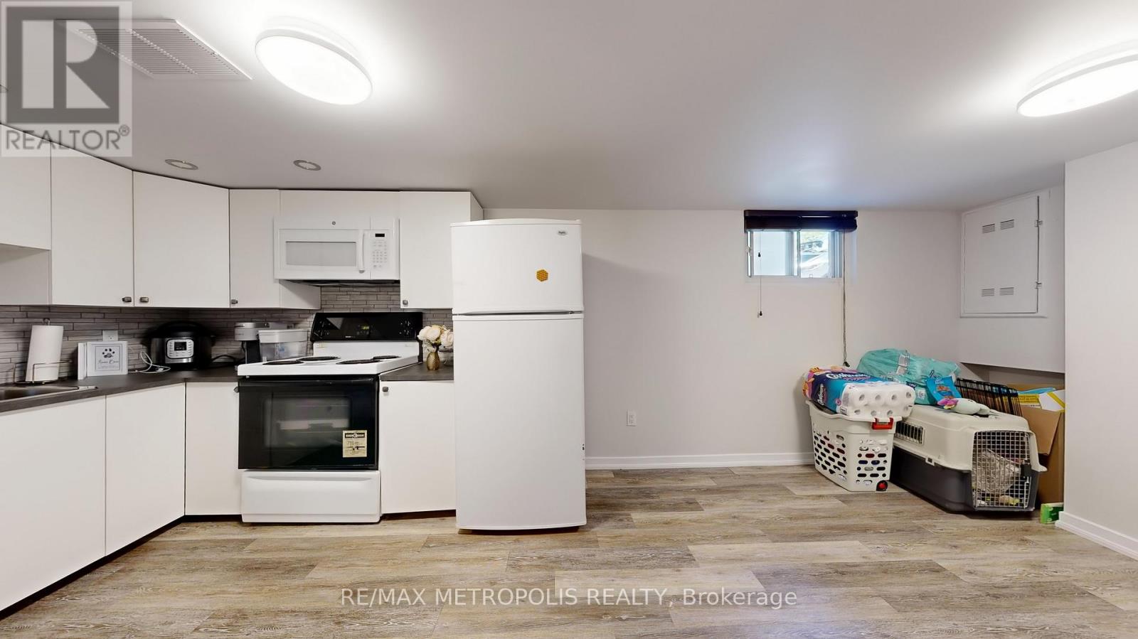 291 KENNEDY ROAD E - 30