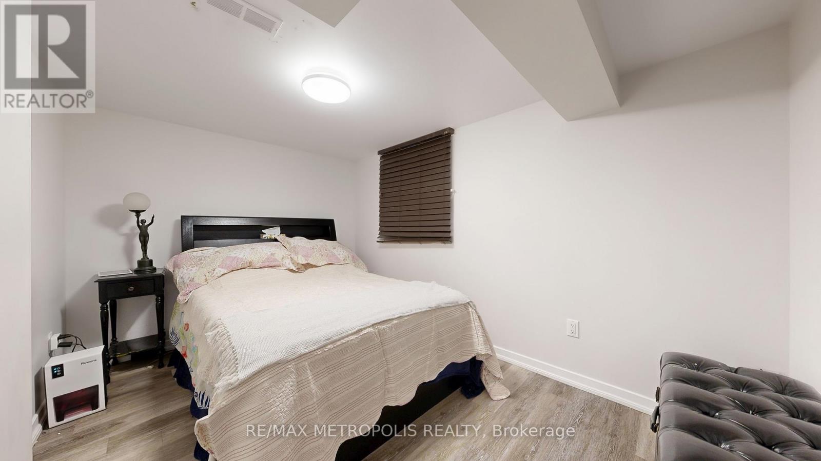 291 KENNEDY ROAD E - 34