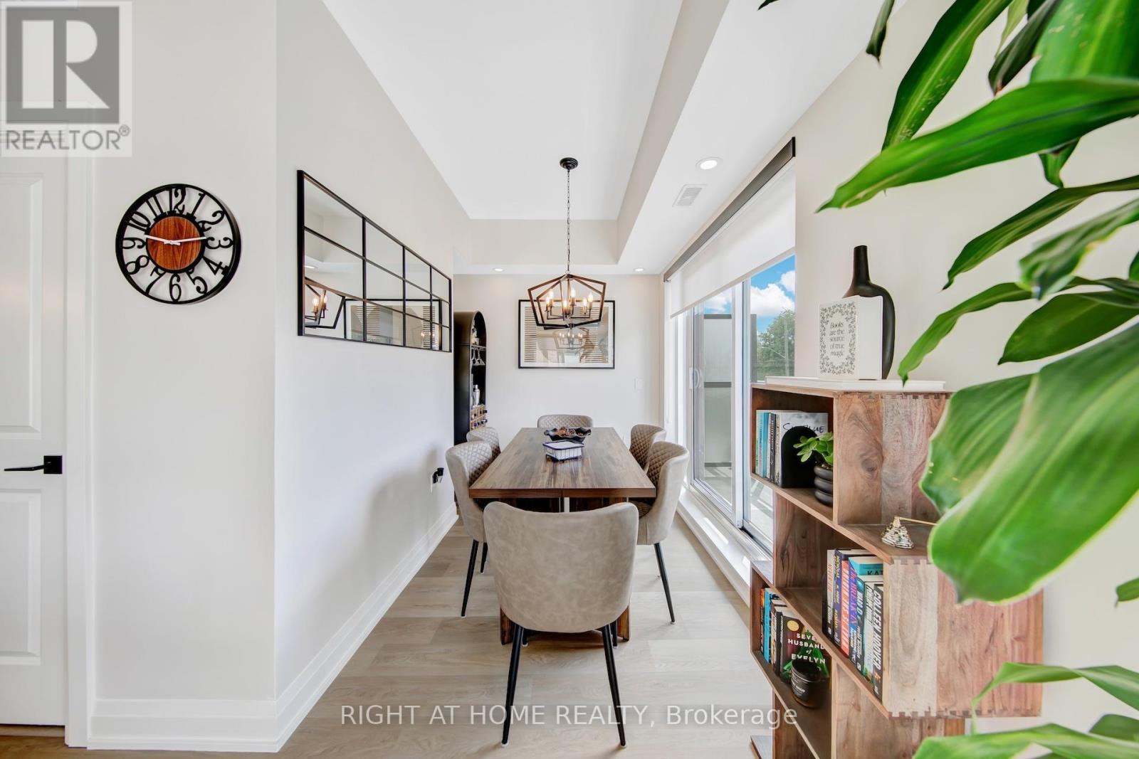 #F1103 32 COLES AVENUE - 18