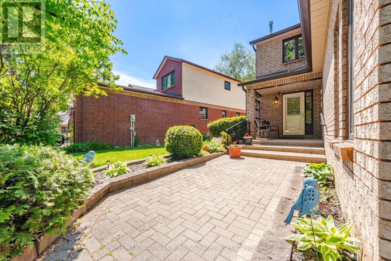 31 PARKETTE DRIVE - 3