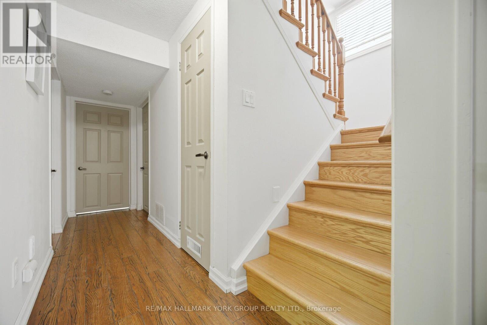 31 PARKETTE DRIVE - 31